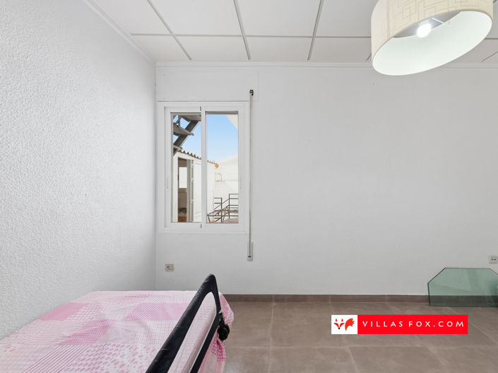 Image No.28-3 Bed Townhouse for sale