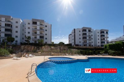 16001585resangelinaswimmingpool02