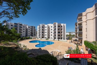 16001585resangelinaswimmingpool01