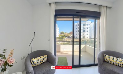 1600resangelinamodernapartmentfacingpoolsanmi