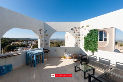 1605lospinosupperfloorstudioapartmentwithlarg