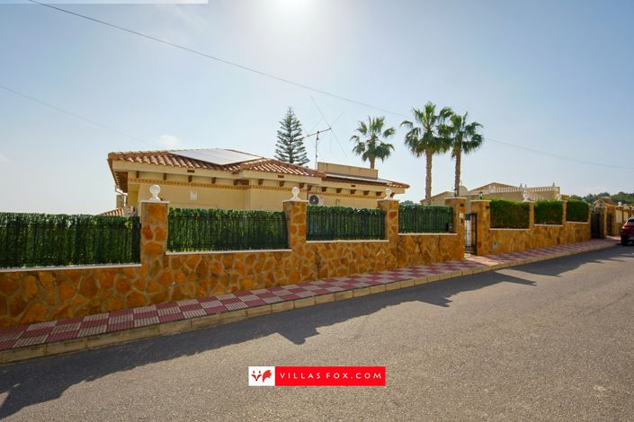 Image No.58-3 Bed Villa for sale