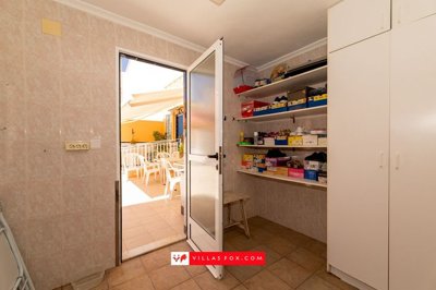 1657sanmigueldesalinastraditionaltownhousefor