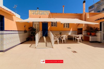 1657sanmigueldesalinastraditionaltownhousefor