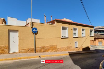 1657sanmigueldesalinastraditionaltownhousefor