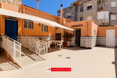 1657sanmigueldesalinastraditionaltownhousefor
