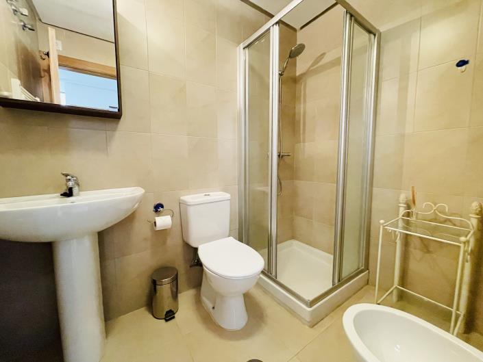 Image No.15-2 Bed Townhouse for sale