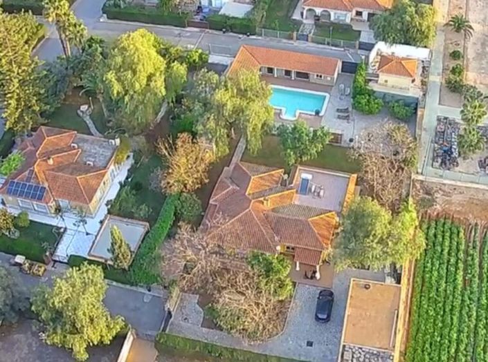 Image No.15-3 Bed Country House for sale