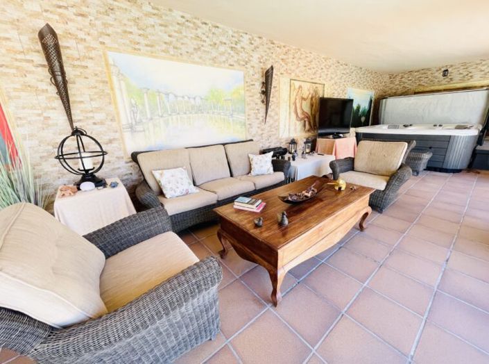 Image No.18-3 Bed Country House for sale