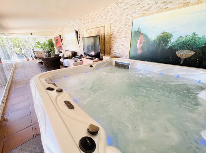 Image No.19-3 Bed Country House for sale