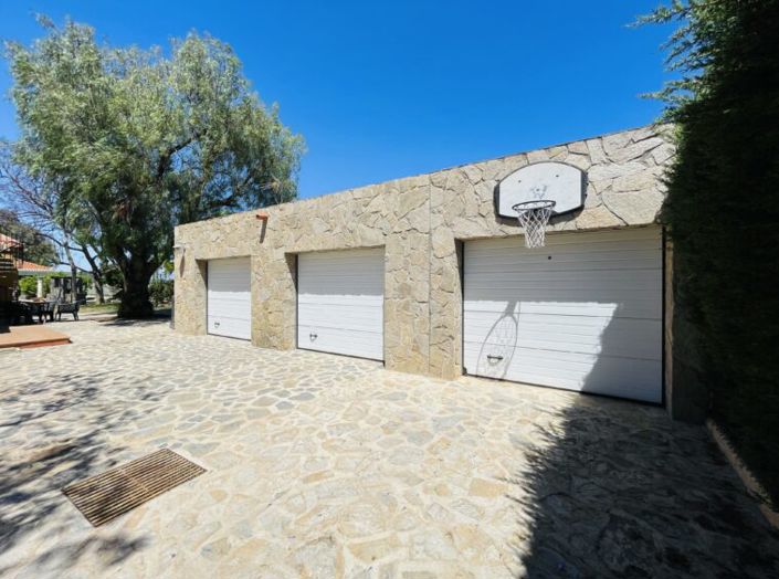 Image No.25-3 Bed Country House for sale