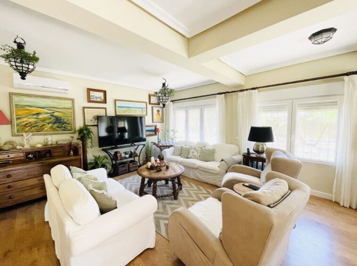 Image No.27-3 Bed Country House for sale