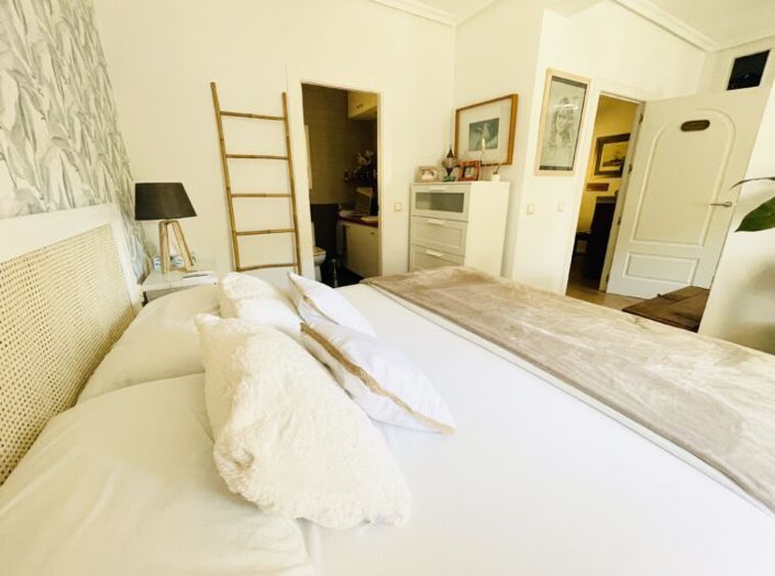 Image No.40-3 Bed Country House for sale