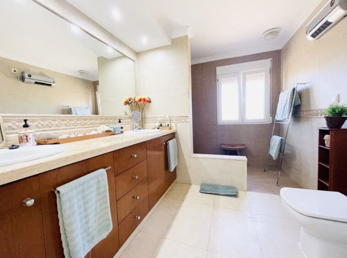 Image No.46-3 Bed Country House for sale