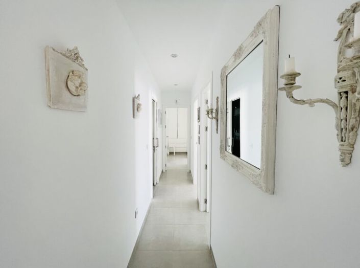 Image No.18-3 Bed Villa for sale