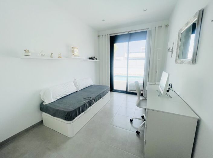 Image No.23-3 Bed Villa for sale