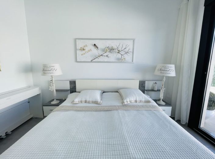 Image No.27-3 Bed Villa for sale