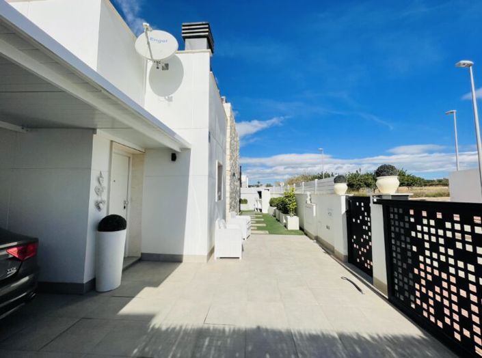 Image No.31-3 Bed Villa for sale