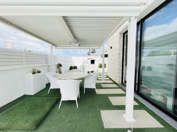 Image No.8-3 Bed Villa for sale