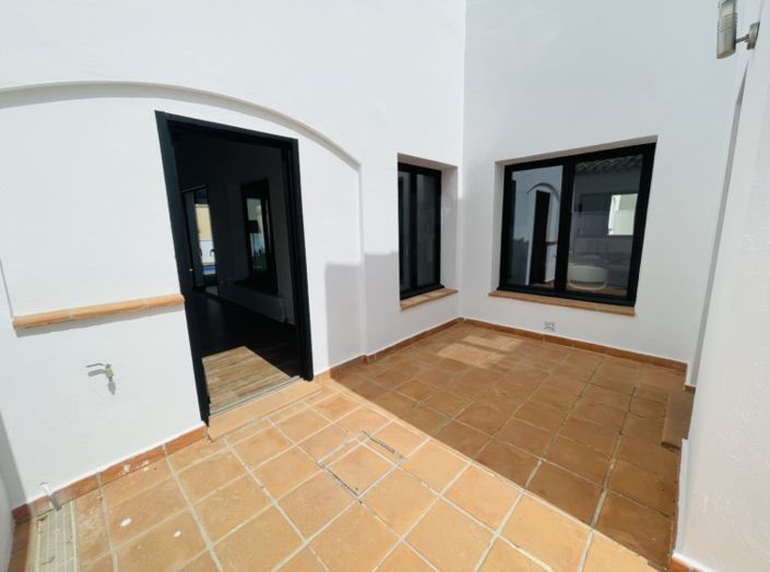 Image No.15-3 Bed Villa for sale