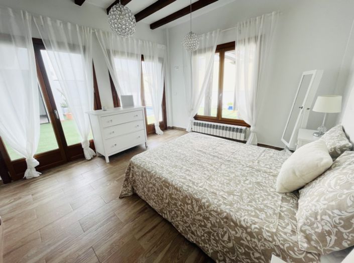 Image No.27-3 Bed Villa for sale