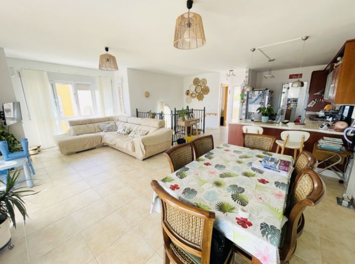 Image No.12-5 Bed Townhouse for sale