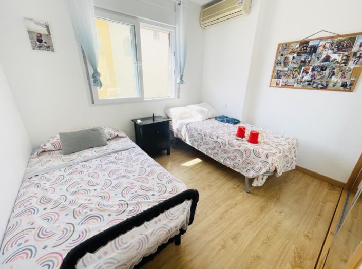 Image No.19-5 Bed Townhouse for sale