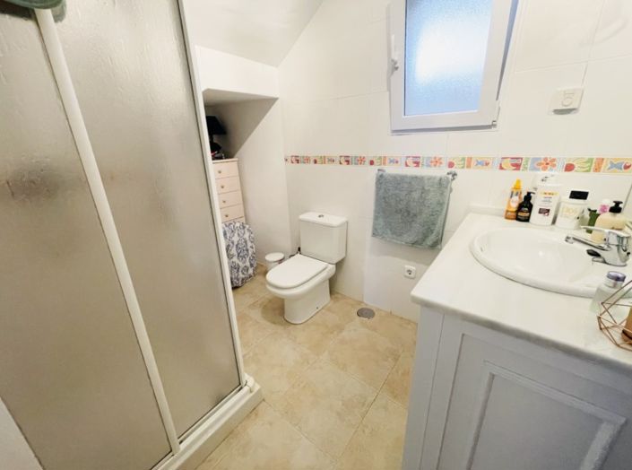 Image No.20-5 Bed Townhouse for sale