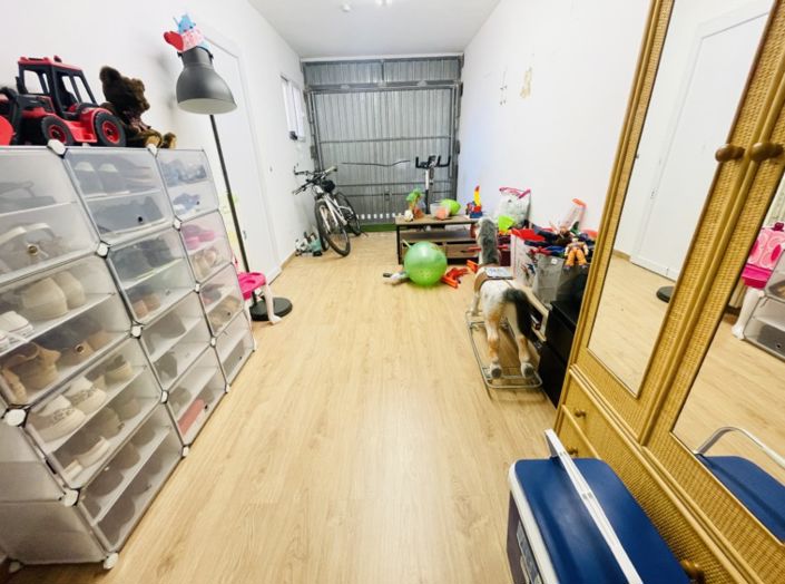 Image No.21-5 Bed Townhouse for sale