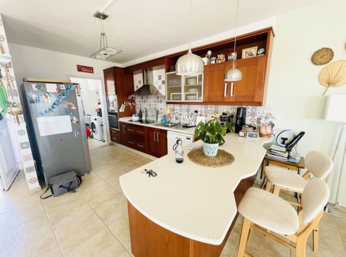 Image No.10-5 Bed Townhouse for sale