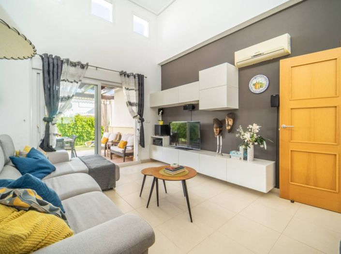 Image No.17-2 Bed Villa for sale