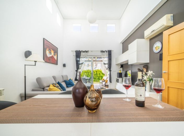 Image No.18-2 Bed Villa for sale