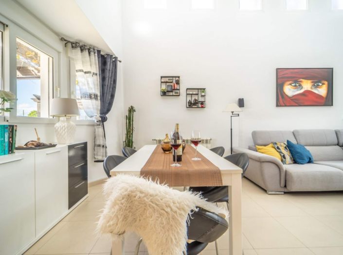 Image No.19-2 Bed Villa for sale