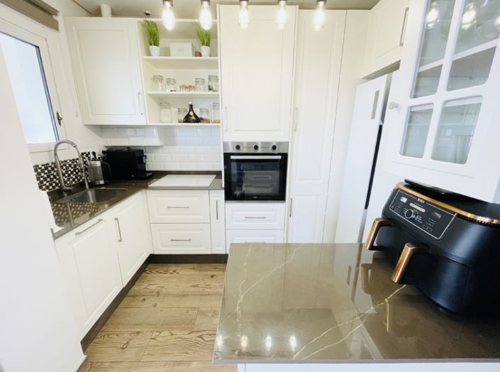 Image No.18-3 Bed Apartment for sale