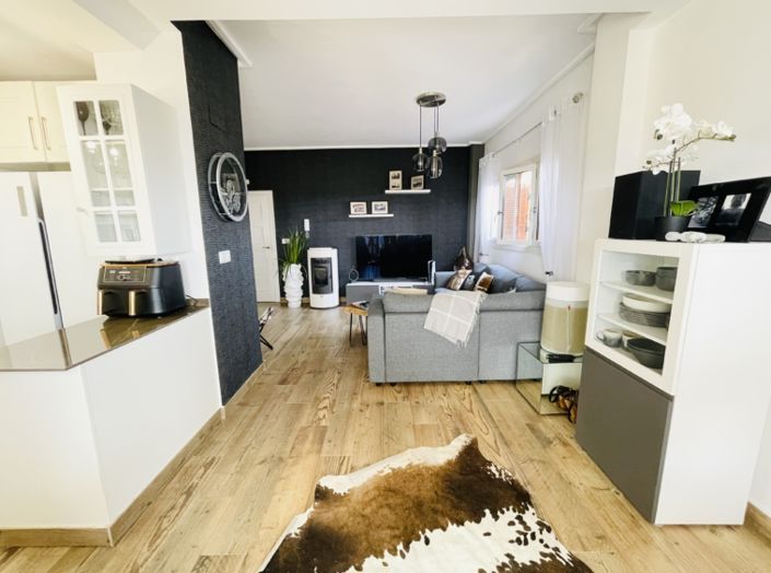 Image No.20-3 Bed Apartment for sale