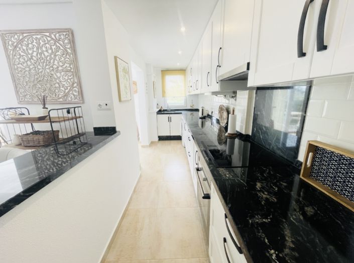 Image No.13-2 Bed Townhouse for sale