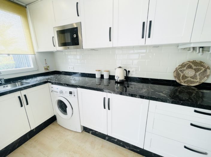 Image No.15-2 Bed Townhouse for sale