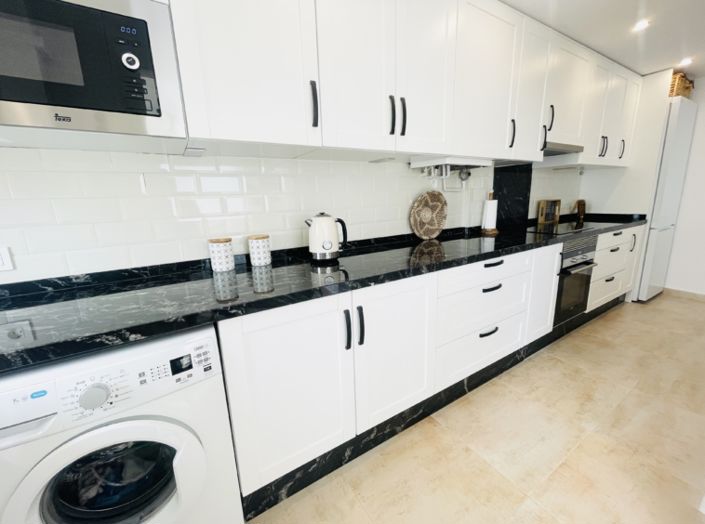 Image No.16-2 Bed Townhouse for sale