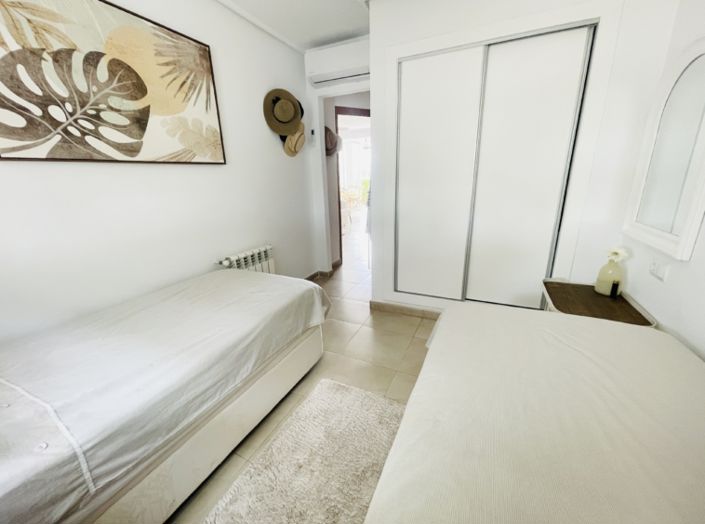 Image No.25-2 Bed Townhouse for sale