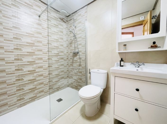 Image No.26-2 Bed Townhouse for sale