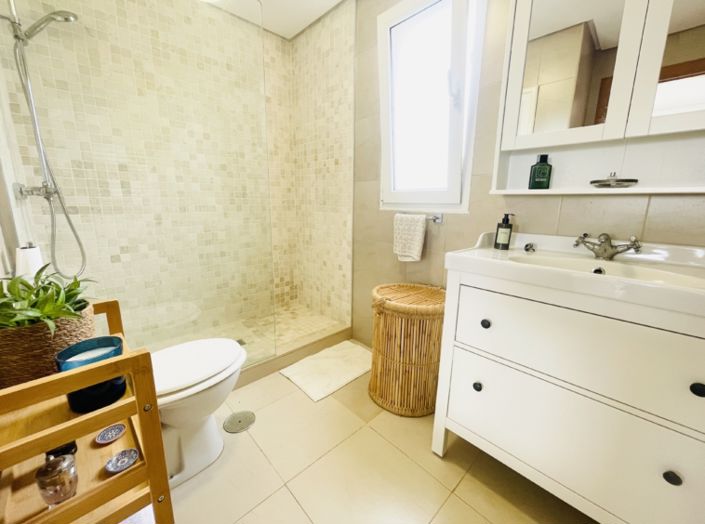 Image No.33-2 Bed Townhouse for sale