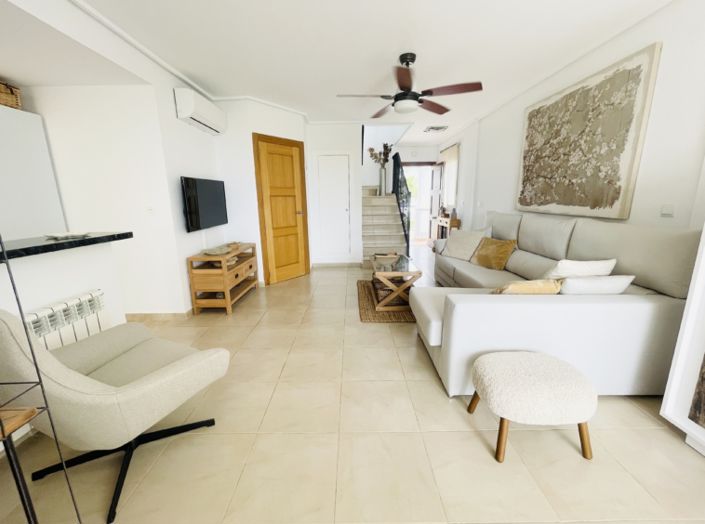 Image No.8-2 Bed Townhouse for sale