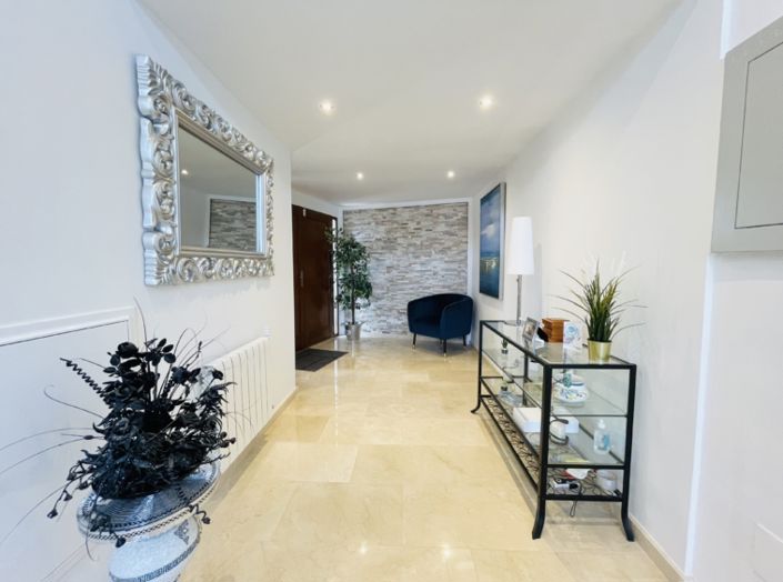 Image No.11-4 Bed Villa for sale