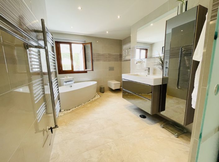 Image No.29-4 Bed Villa for sale