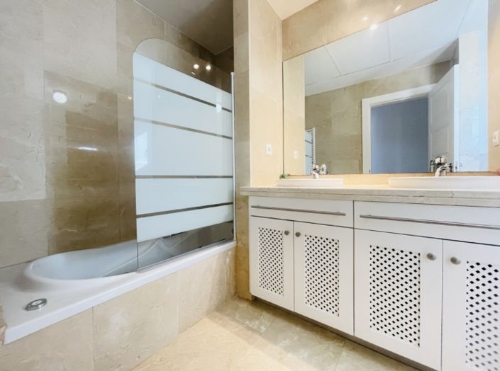 Image No.32-4 Bed Villa for sale