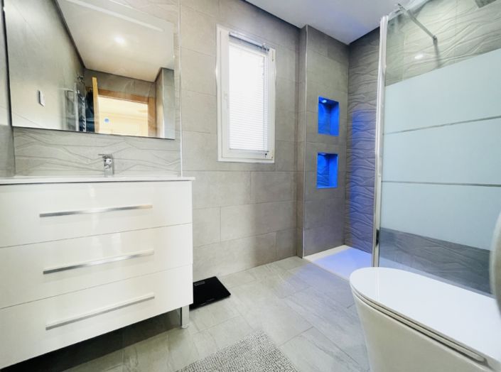 Image No.26-2 Bed Townhouse for sale