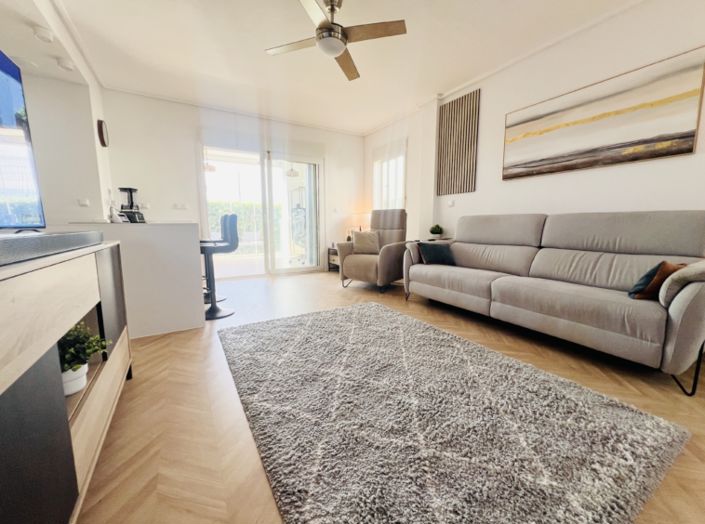 Image No.6-2 Bed Townhouse for sale