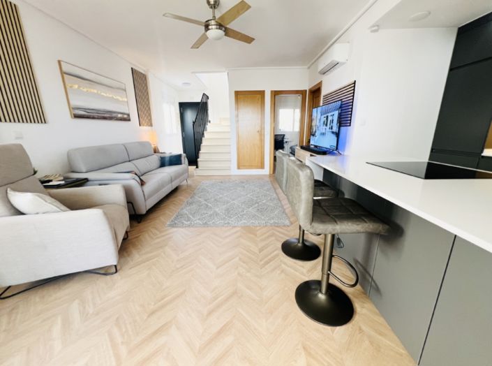 Image No.8-2 Bed Townhouse for sale