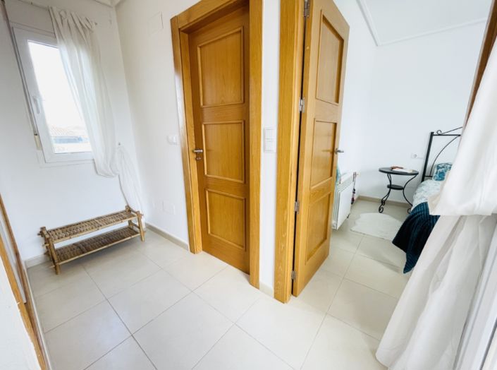 Image No.19-2 Bed Townhouse for sale