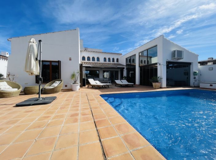 Image No.15-4 Bed Villa for sale